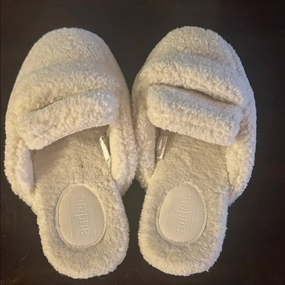 Auden Soft Cream Slippers - Picture 1 of 2